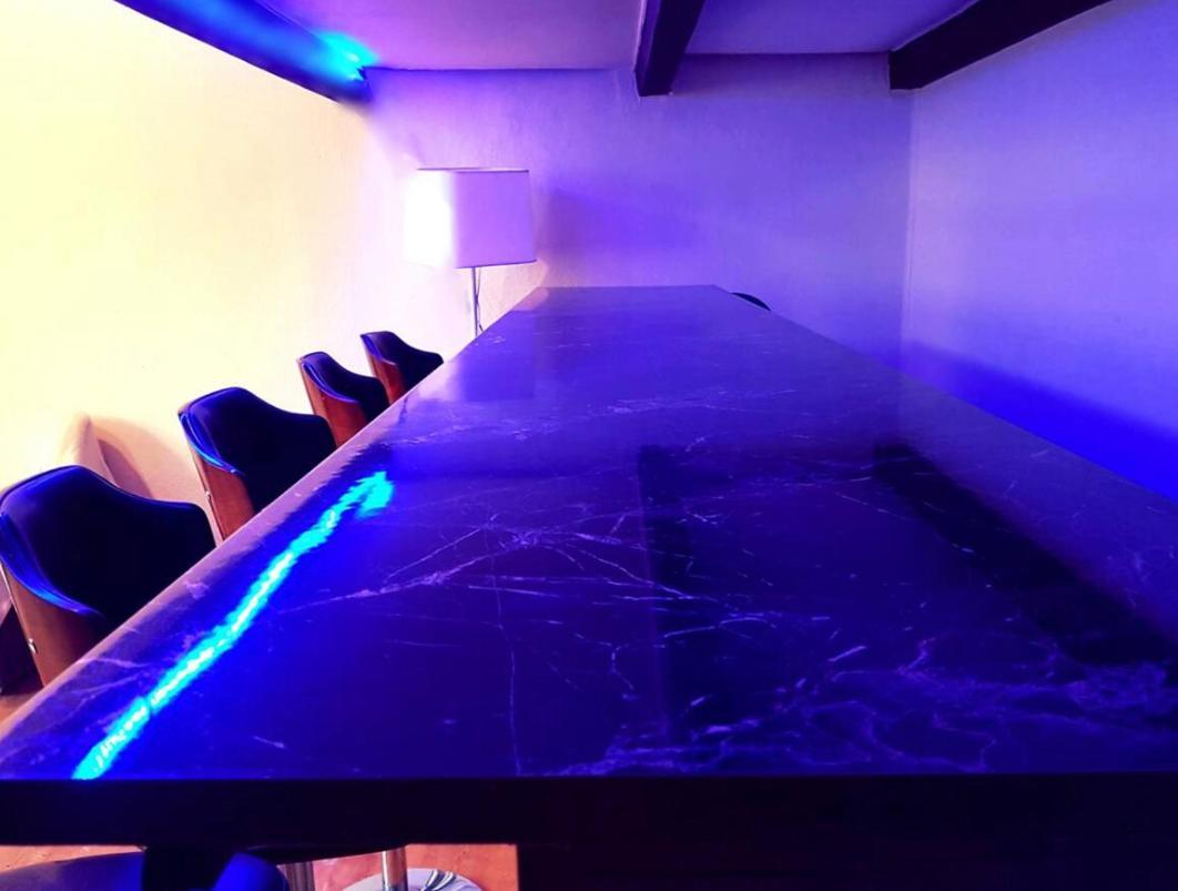Central Location King Size Bed تبليسي المظهر الخارجي الصورة