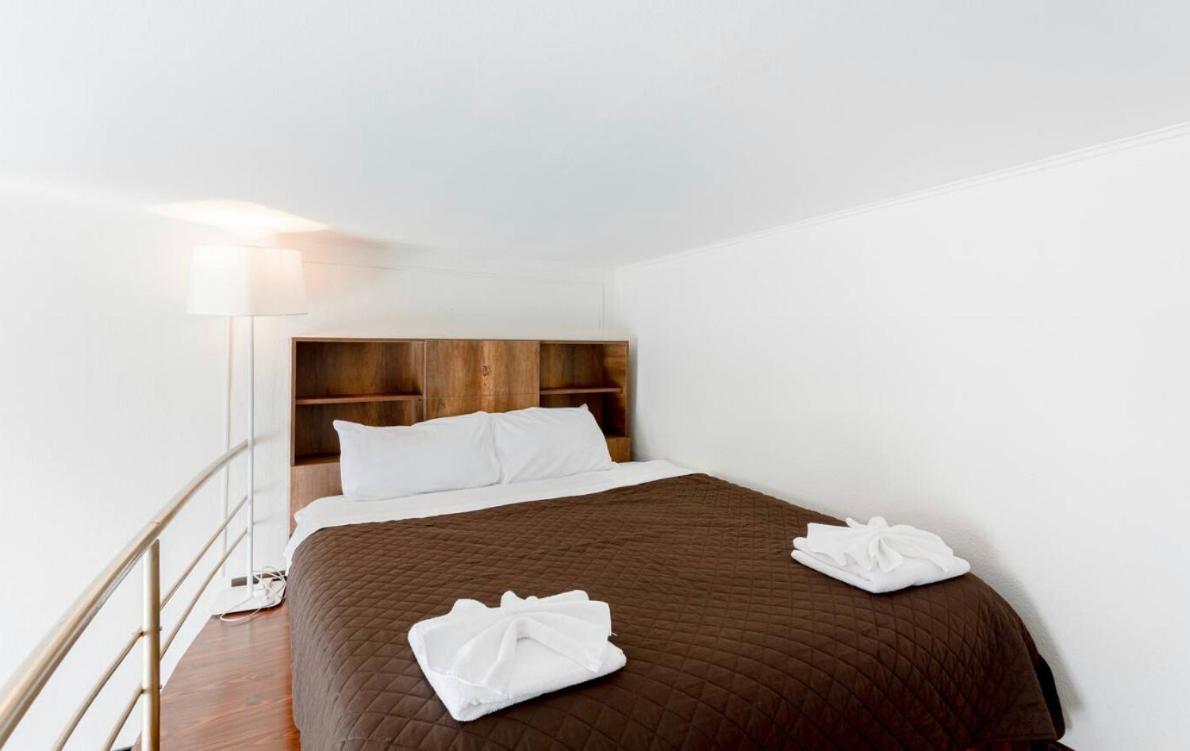 Central Location King Size Bed تبليسي المظهر الخارجي الصورة